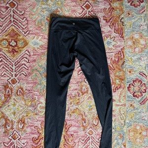 Full length dotted lululemon wunder under